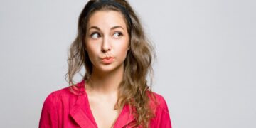 3 Singapore Shares Hitting New Highs — and Whether or not They’re Value Shopping for